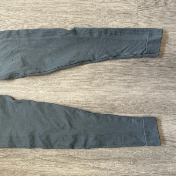 Set Active Two-Piece SCULPTFLEX Set - Slate Gray - Picture 8 of 10